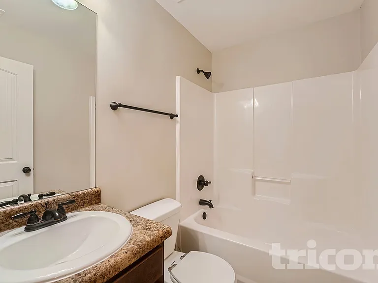 4025 Trimrose Ct — Photo 6