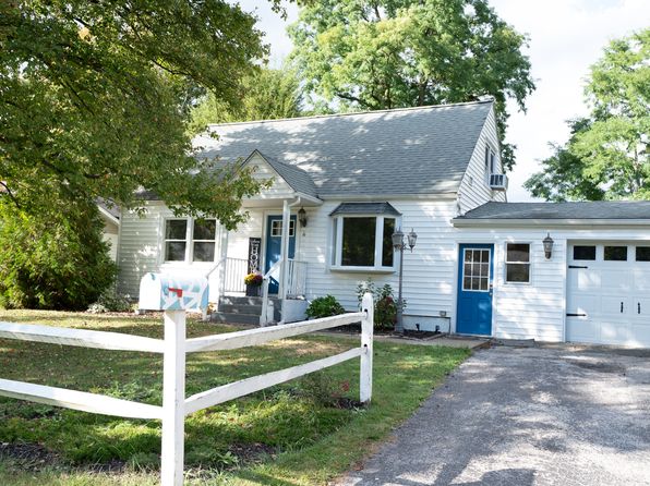 6 Christopher Ave