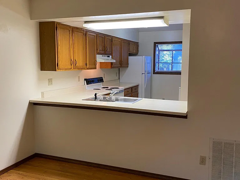 747 E Park St #J — Photo 6