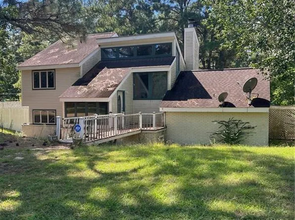 121 Azalea Ct E, Pineville, LA 71360