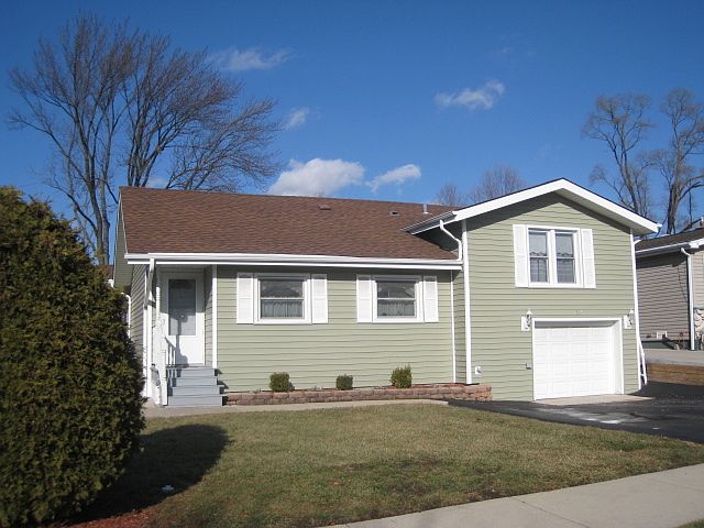 1st image of 617 W Babcock Ave