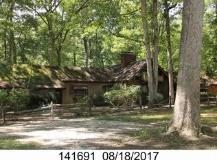 5804 Crescent Dr, Chapel Hill, NC 27517