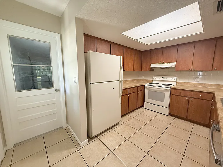 1316 London Ave — Photo 3