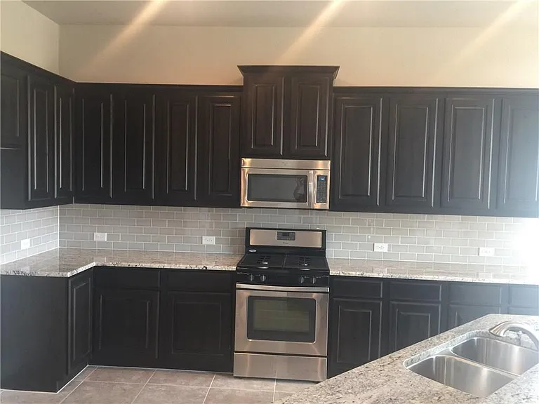 10548 Helen Dr — Photo 8