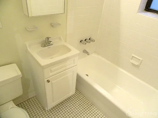 Rented by City Connections Realty | media 25