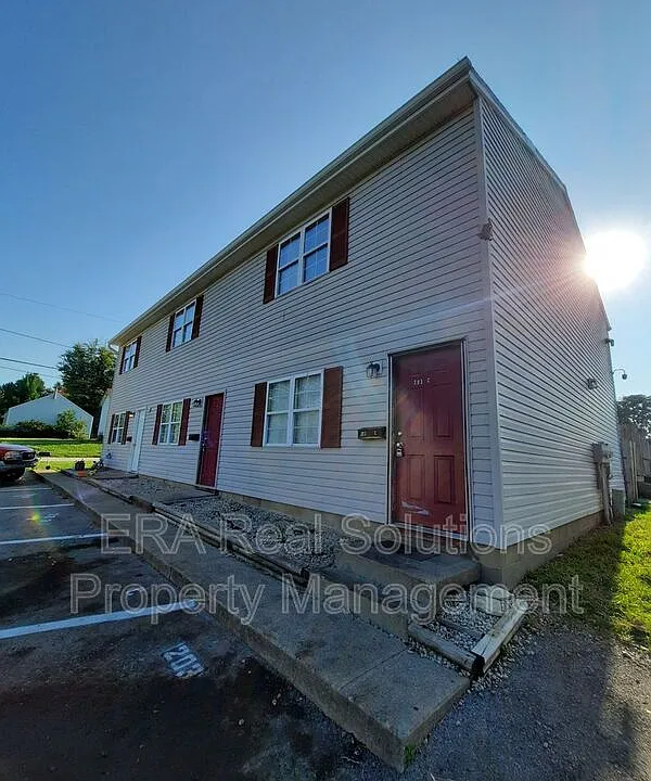 203 John St #C