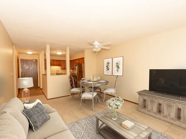 Hunters Ridge, 19000 Stratford Rd #19050-108, Minnetonka, MN 55345