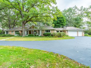 555 Timber Trl, Riverwoods, IL