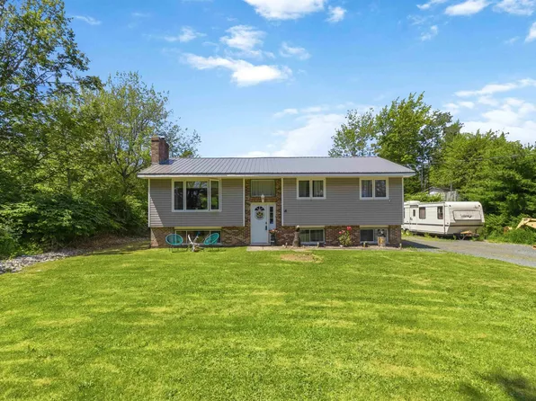 18 Robinson Rd, Lawrencetown, NS B2Z 1L9