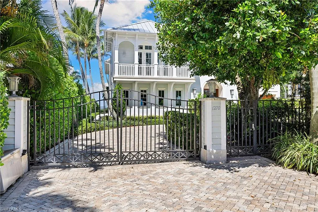5 bed, 5.5 bath, 5789 sqft, $150,000 — Photo 4