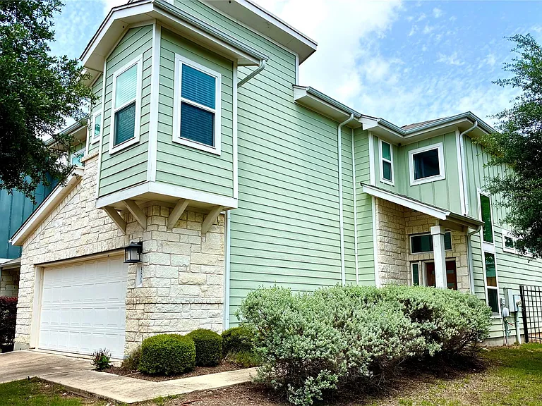 5809 Swayden Ln — Photo 9