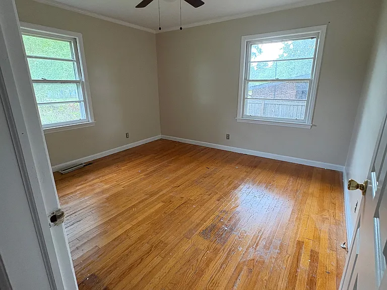 1408 Houston St — Photo 5