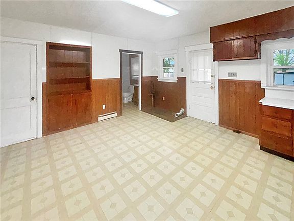 4th image of 111 Harrison St
