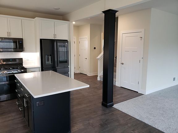 5th image of 7774 Williamsburg Ct