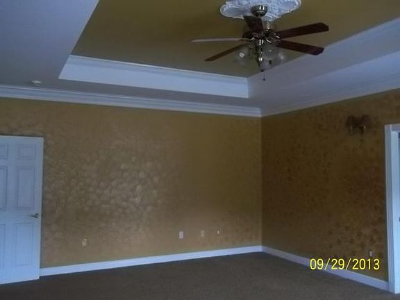 5th image of 132 Wood St