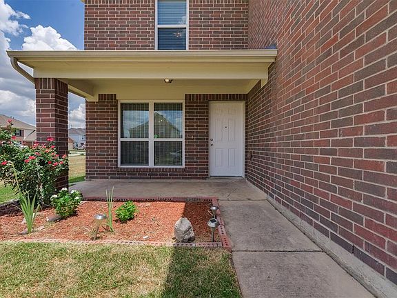 2nd image of 2750 Magnolia Hill Trl