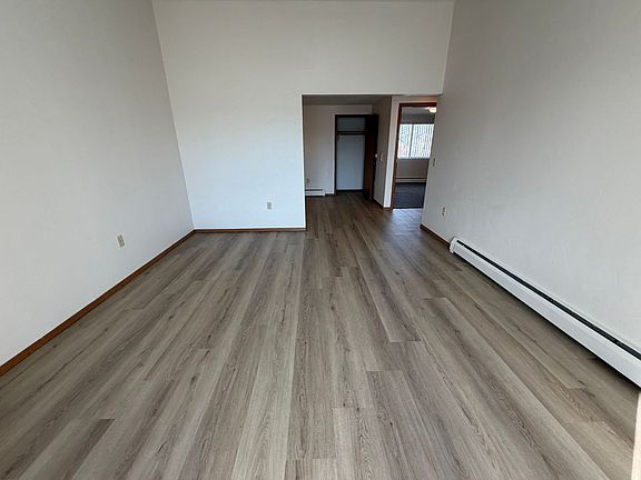 4th image of 2713 Humboldt Rd #8