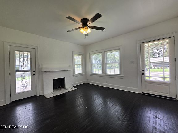 3rd image of 601 W Glenwood Ave
