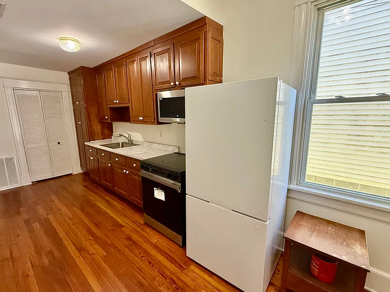 1729 Porter St #A — Photo 4