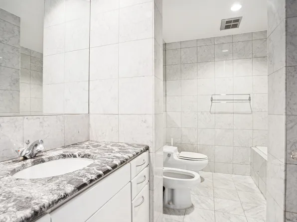 146 West 57th Street image 7 of 14