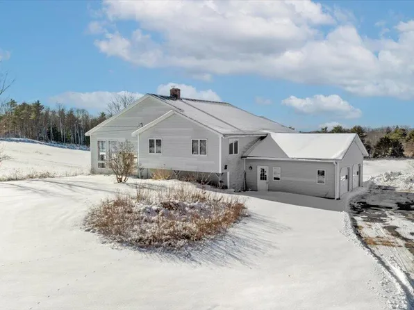 5 Benjamin Drive, Hallowell, ME 04347