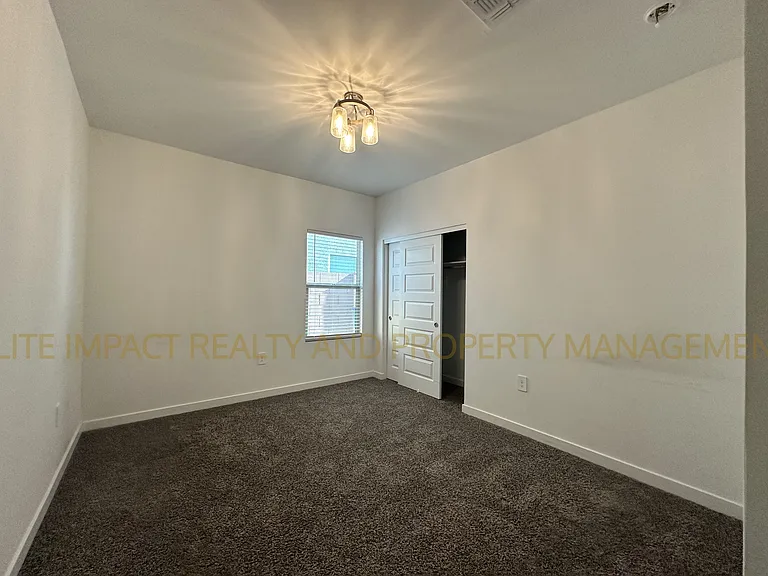 11112 S Weismann Dr — Photo 17