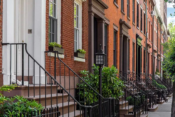 Sold by Compass | media 20