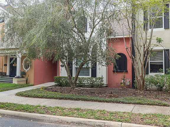 3rd image of 808 Carlyle Ln #1
