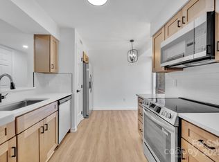 5727 Dockside Dr, Charlotte, NC