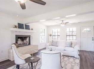 1100 Edgewater Dr, Spicewood, TX 78669