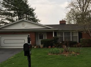 1816 Warrington Way, Crossgate, KY 40222