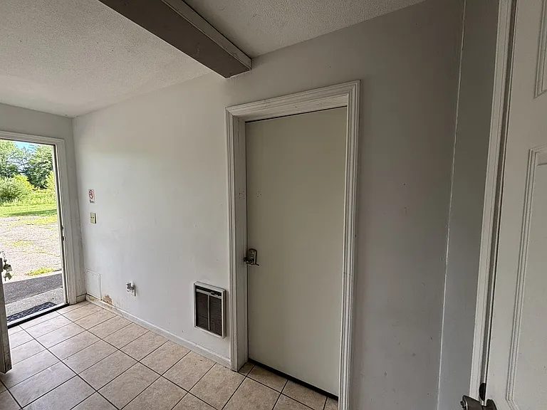 293 Russell St #C — Photo 2