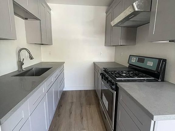 3rd image of 804 N Glenoaks Blvd
