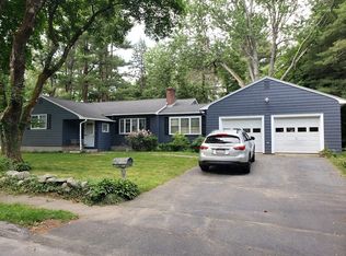 10 Saunders Rd, Lynnfield, MA 01940