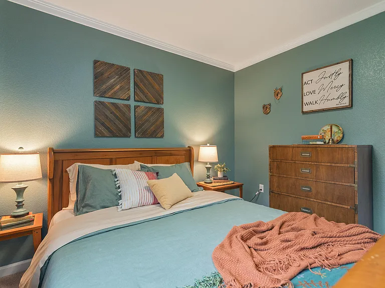 2538 W Mission Hills Ave — Photo 6