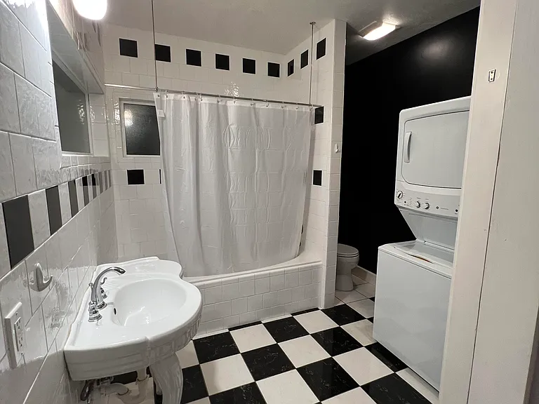 1702 W Main St #B — Photo 14