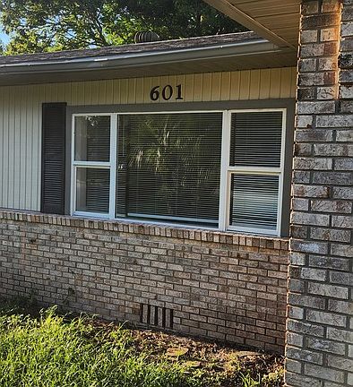 4th image of 601 Brightwood Ave