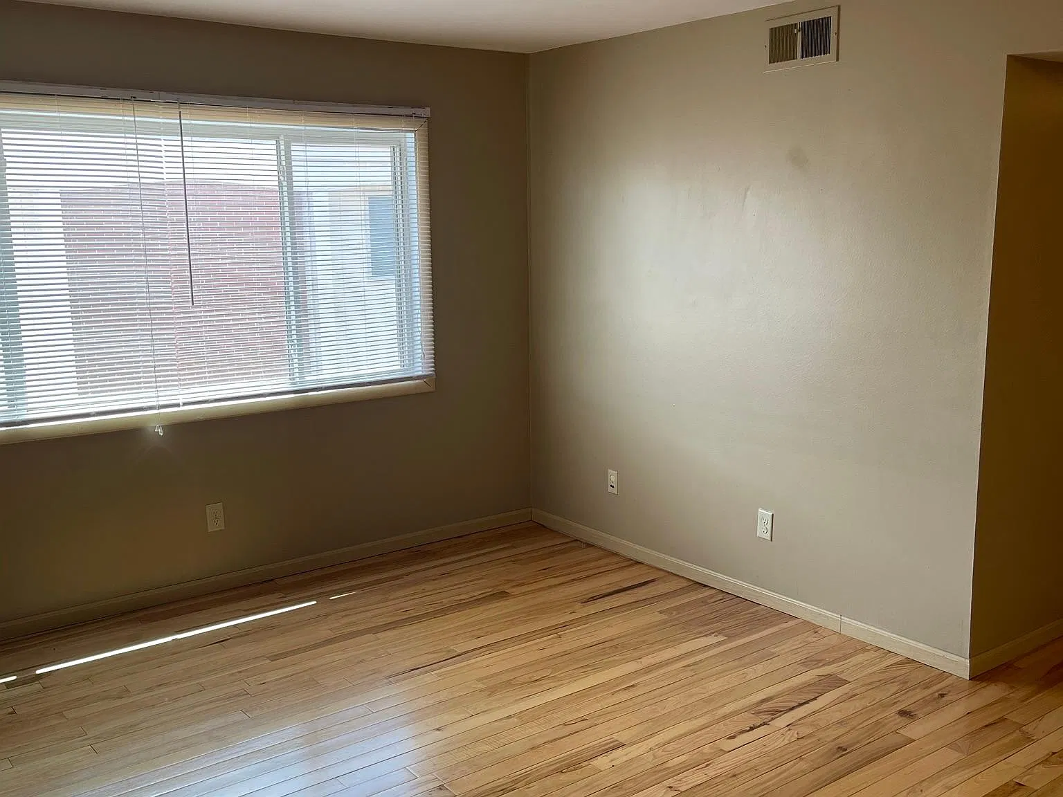 2 bed, 100 sqft, $1,471 — Photo 3