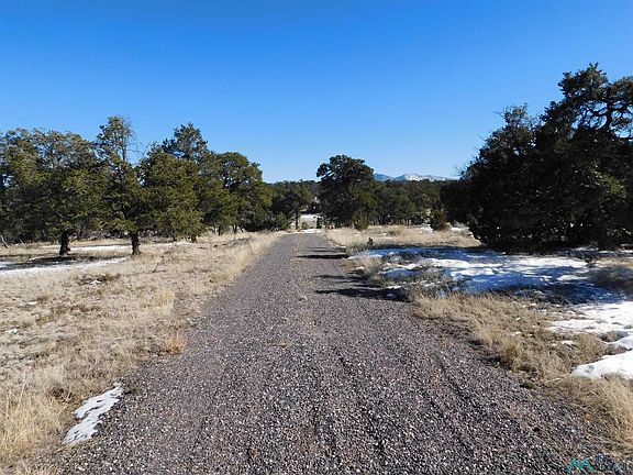 2nd image of 10 Canyon Rd