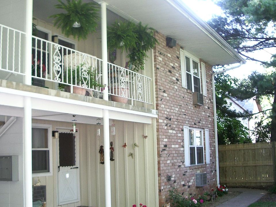 2nd image of 167 Lincoln St