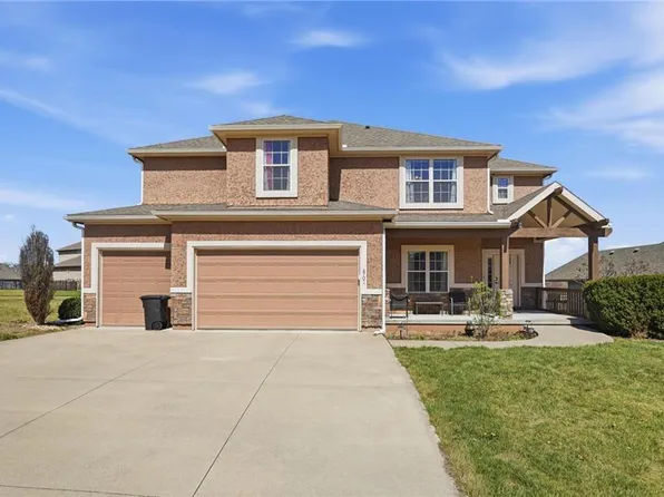 4701 Corinth Dr, Saint Joseph, MO 64506