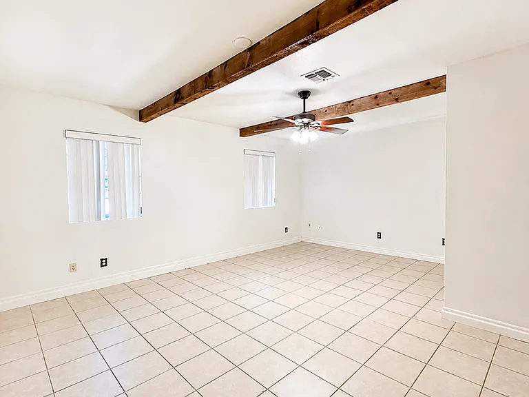 2806 Greystone Dr — Photo 3