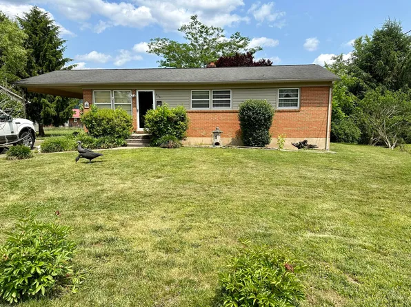 2031 S Clark Ave, Covington, VA 24426