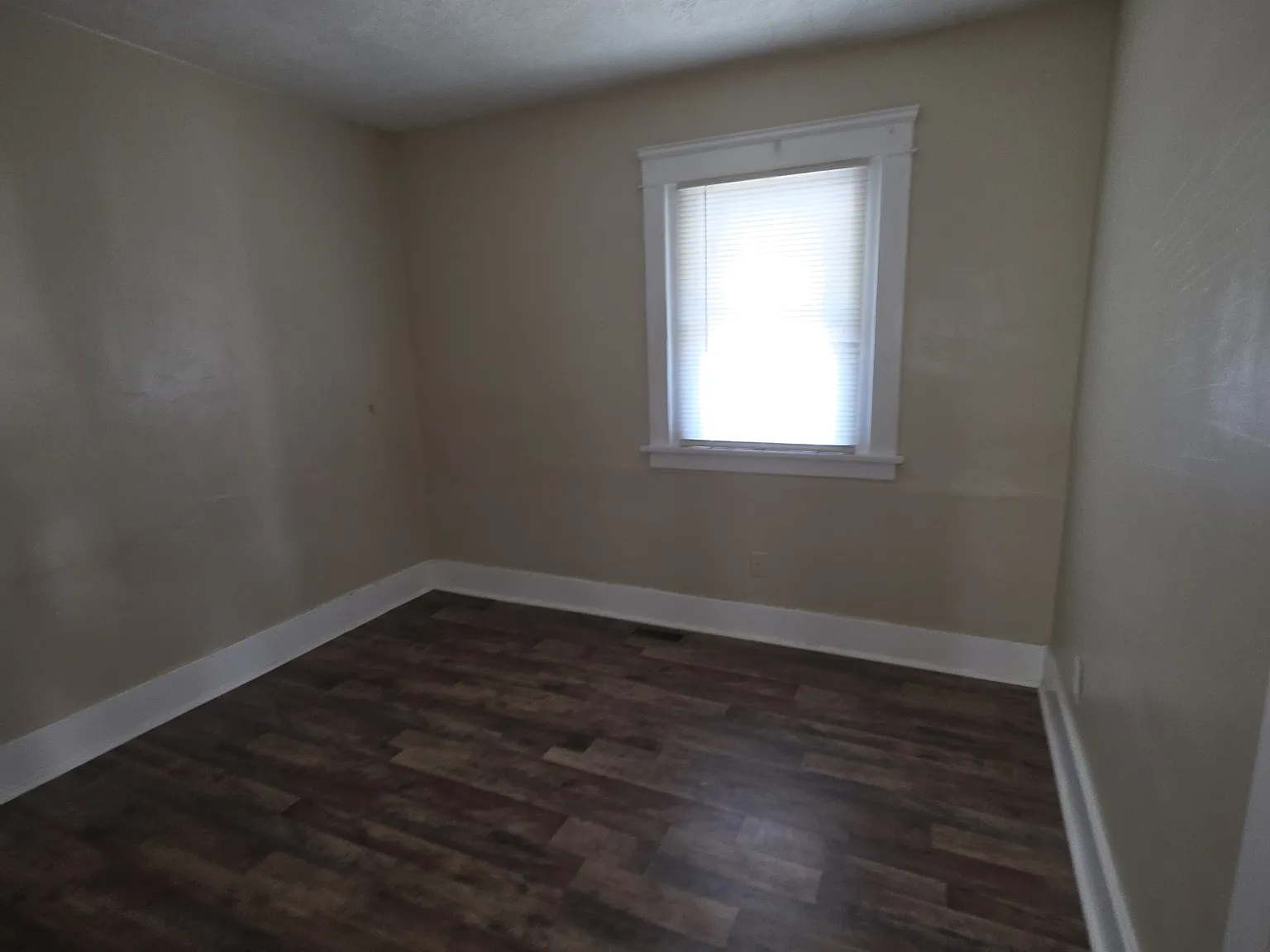 3 bed, 1190 sqft, $1,400 — Photo 3