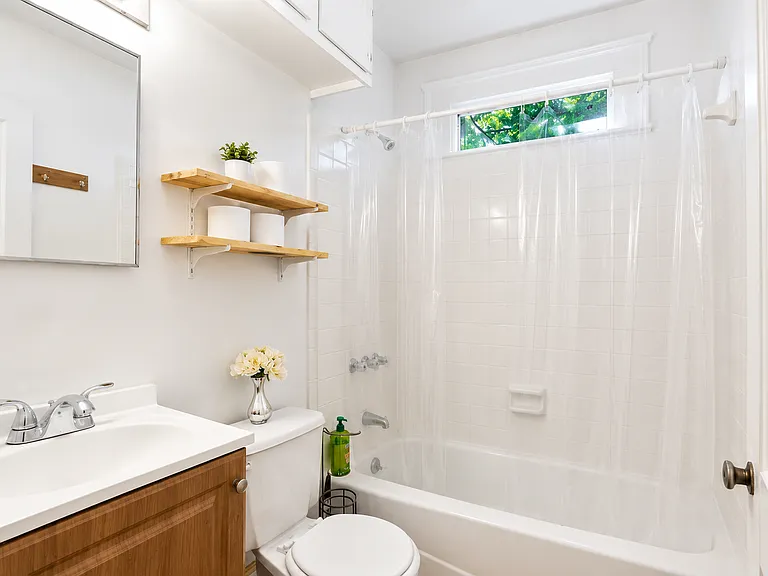 1003 Center St NW #B — Photo 7