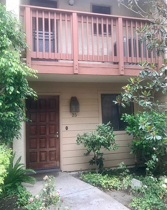 1st image of 5760 Owensmouth Ave Unit 25