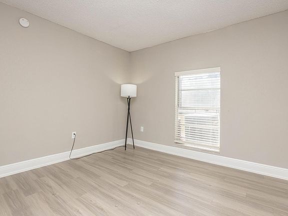 3rd image of 11301 N 53rd St #222