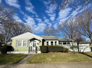1018 W Columbia Ave, Champaign, IL