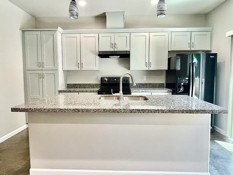 720 N Walnut St #8 — Photo 5