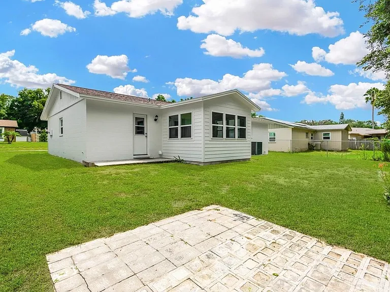 513 Falkirk Ave — Photo 8
